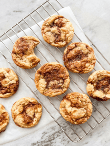 Cinnamon Roll Cookies &mdash; Kasha